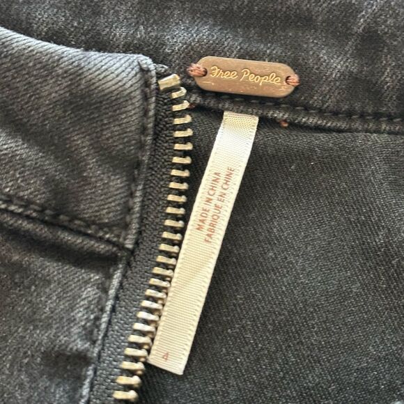 Free People Denim Mini Skirt Black High Waist Full Zip Side Slit Women’s Size 4 - Picture 5 of 6